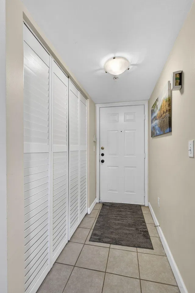  Unit 809 photo 8