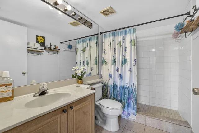  Unit 809 photo 42