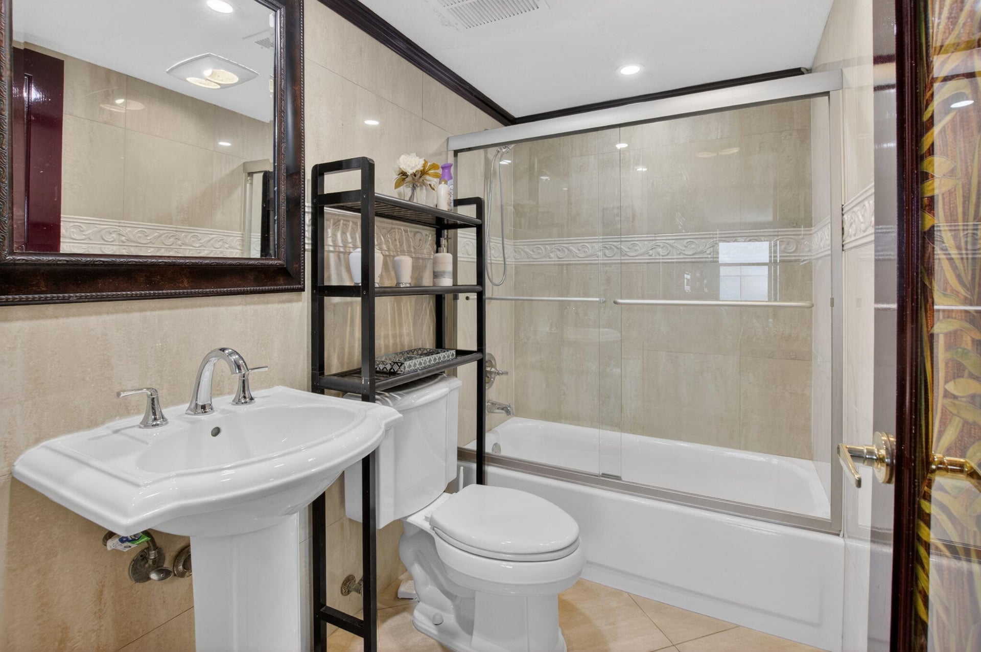 Unit 402 photo 26