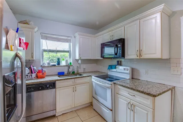 Residence photo 4