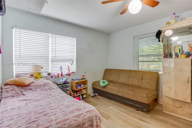 Residence photo 9