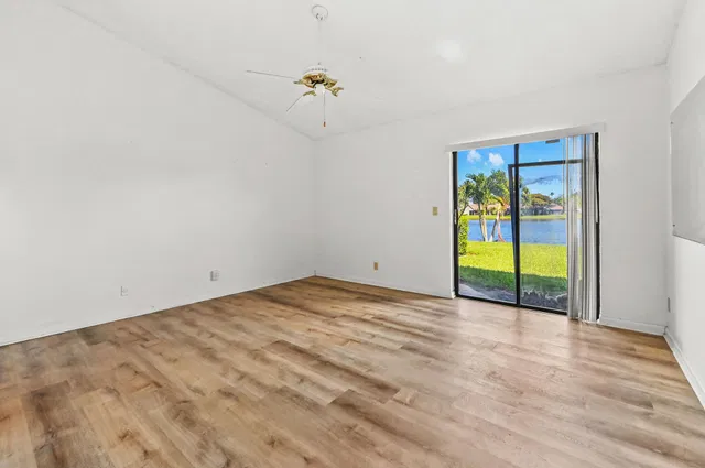  Residence photo 9