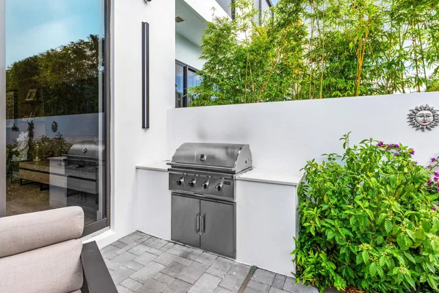 Palm Trail Delray Beach Residence photo 22