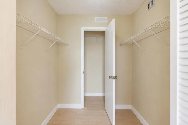 Unit A408 photo 10