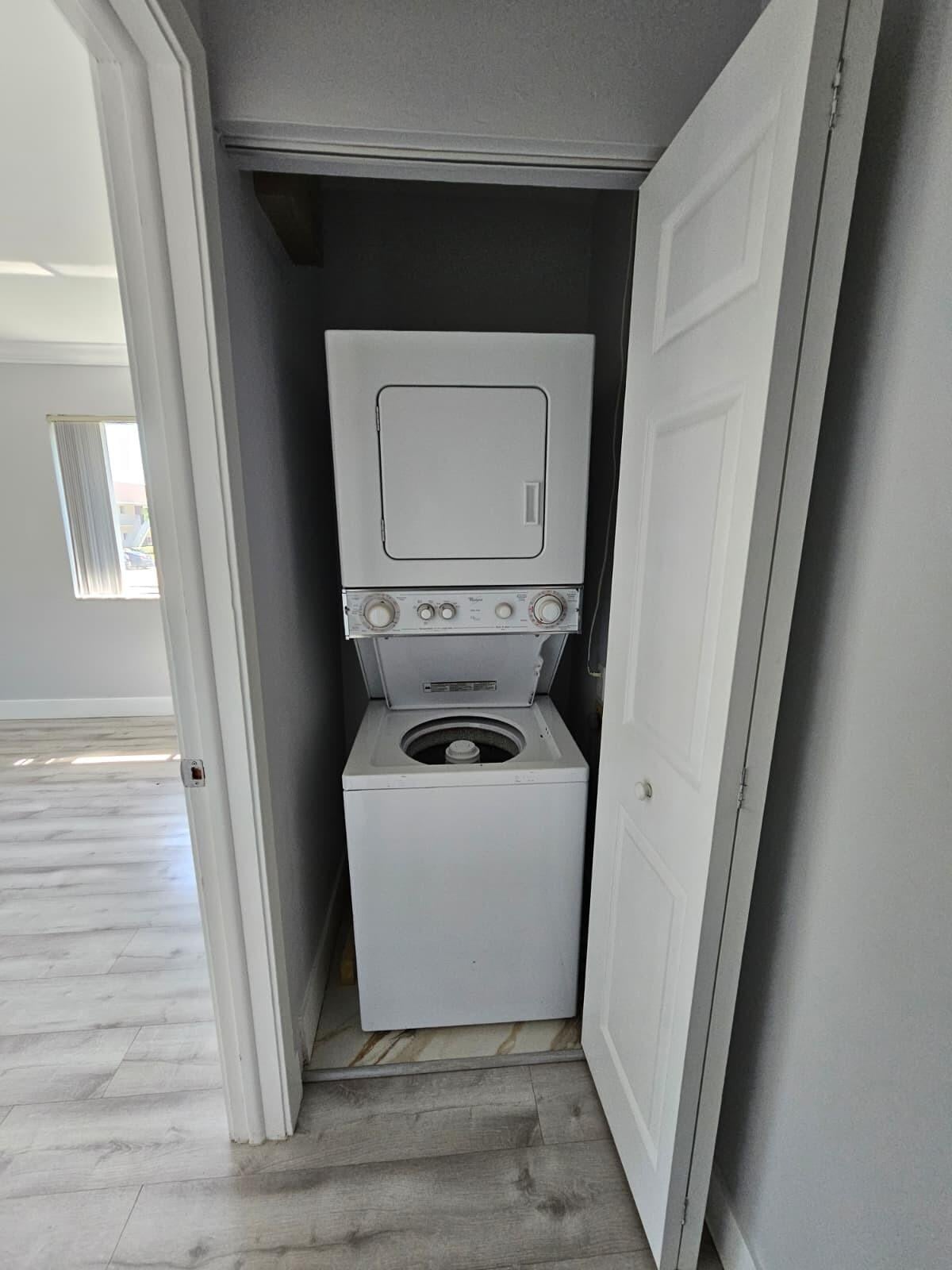  Unit 4 photo 32