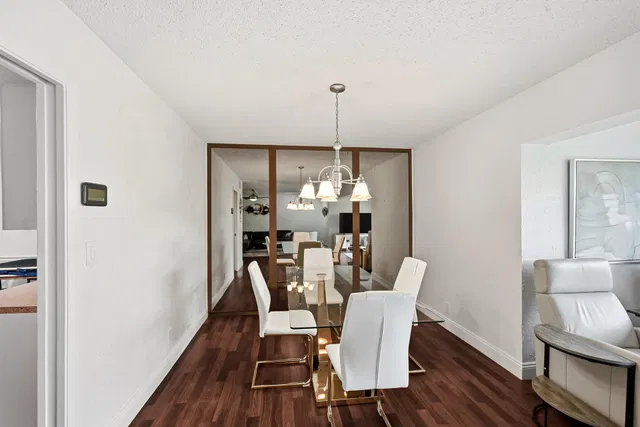Unit 186 photo 5