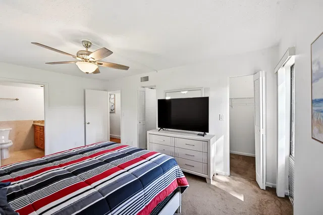 Unit 186 photo 10