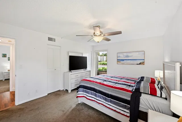 Unit 186 photo 11