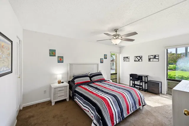 Unit 186 photo 14