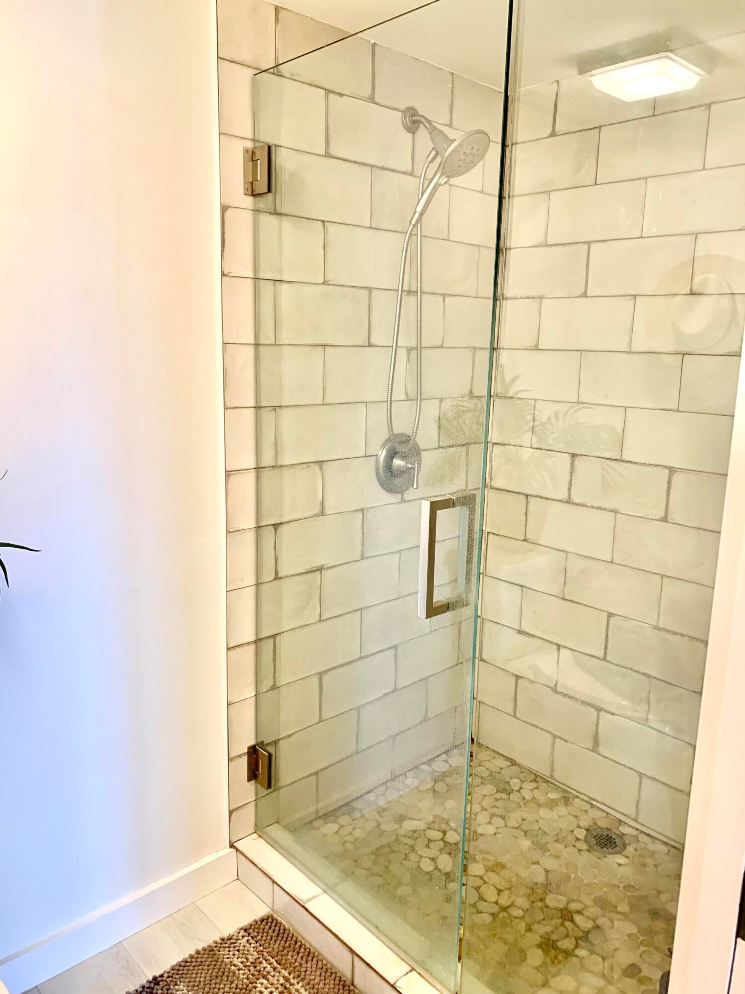 Unit 406 photo 18