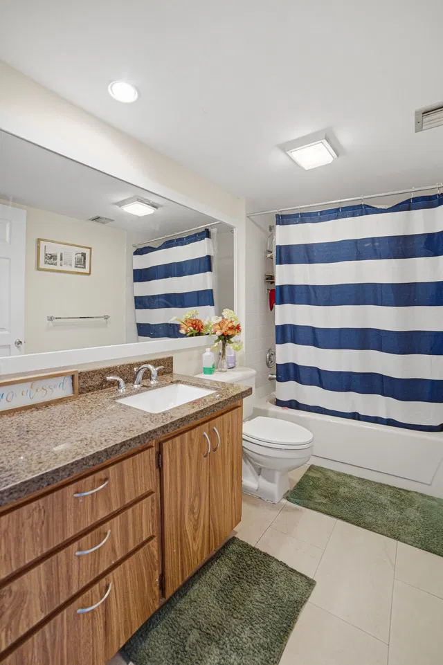  Unit 304 photo 6