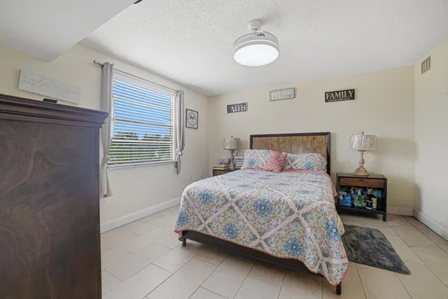  Unit 304 photo 18