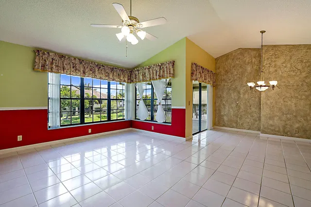 Residence photo 3