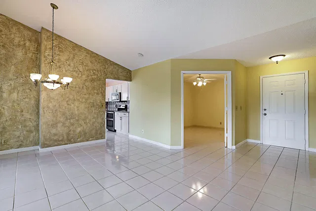 Residence photo 8