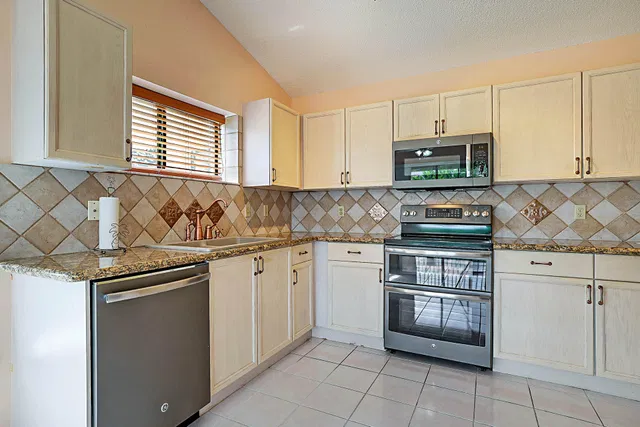 Residence photo 10