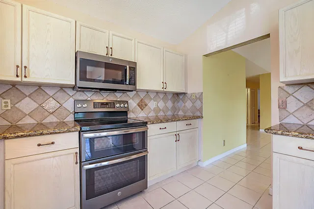 Residence photo 11