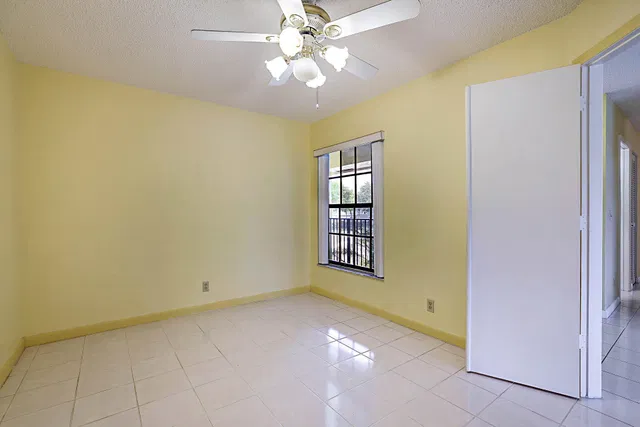 Residence photo 15