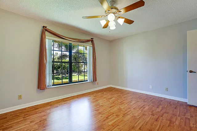 Residence photo 17
