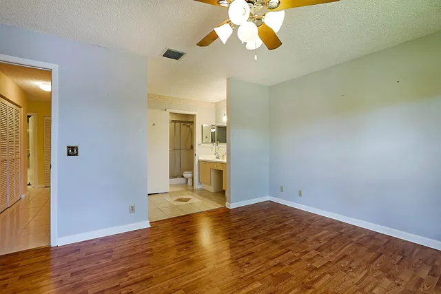 Residence photo 19
