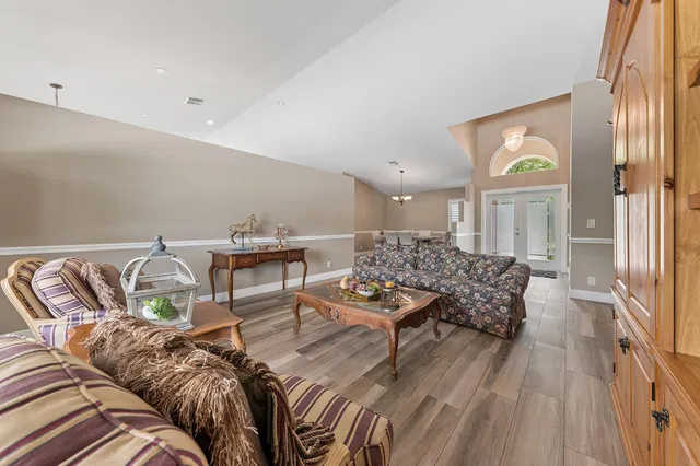 Residence photo 5