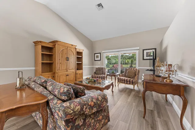 Residence photo 6