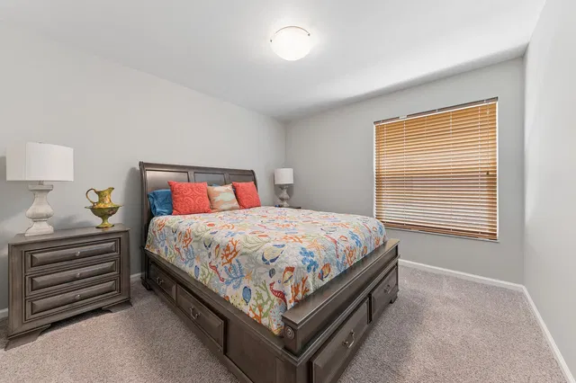 Residence photo 12