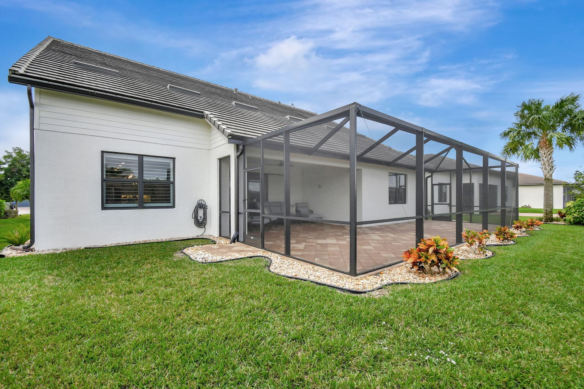  Residence photo 77