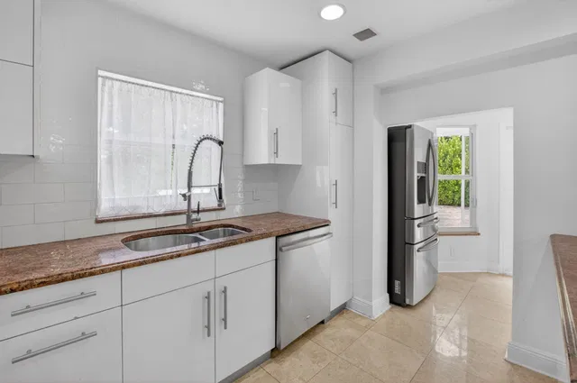 Residence photo 24