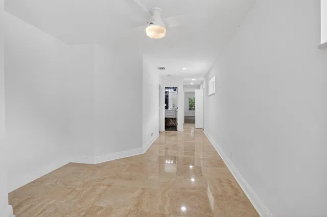 Residence photo 33