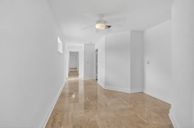 Residence photo 34
