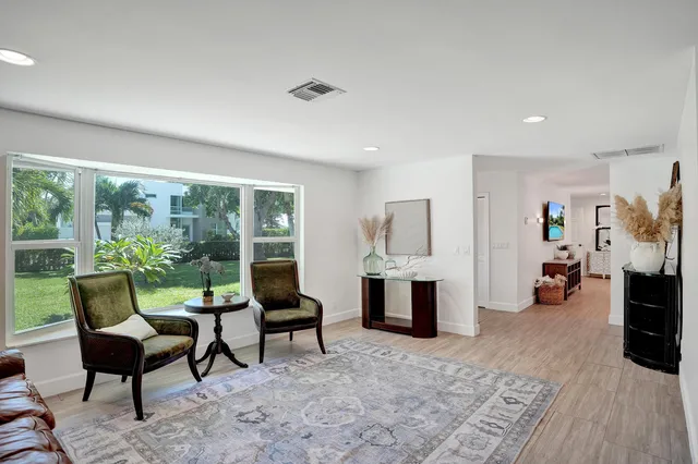 Residence photo 12