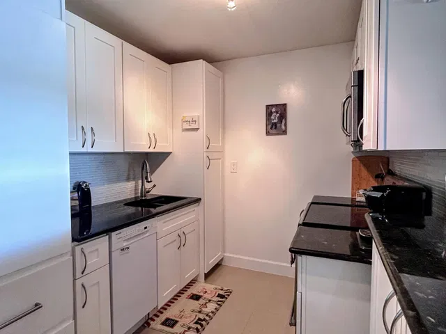  Unit E6 photo 12
