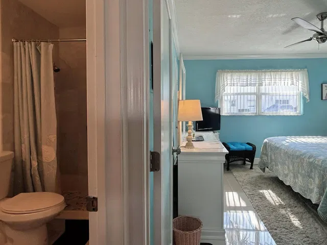  Unit E6 photo 17