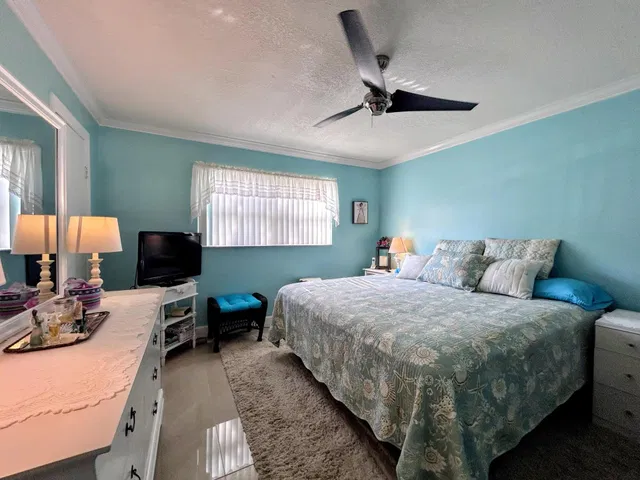  Unit E6 photo 19