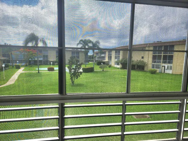 Unit B212 photo 7