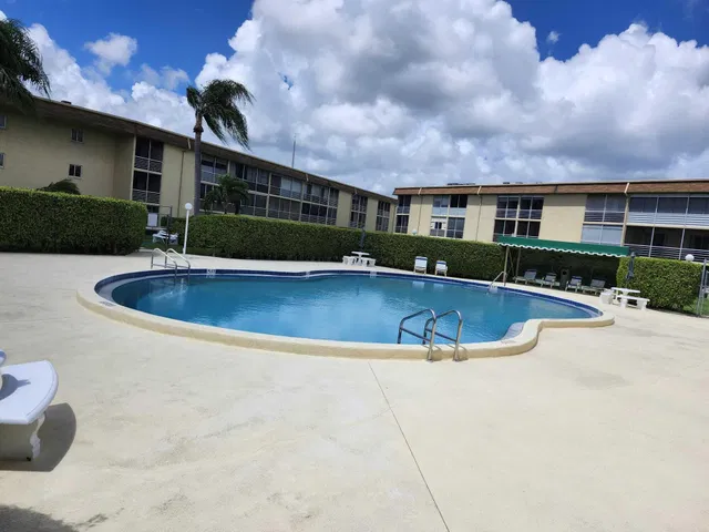 Unit B212 photo 13