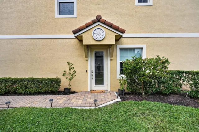 Residence photo 2