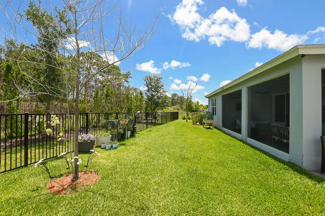 Residence photo 14