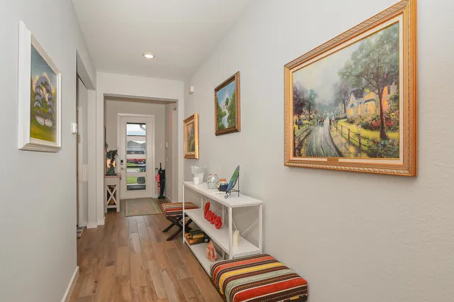 Residence photo 30