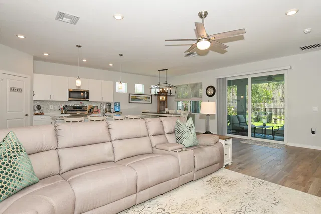 Residence photo 41