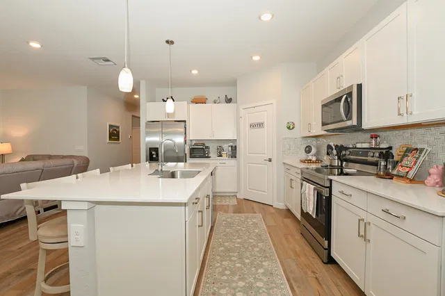 Residence photo 44