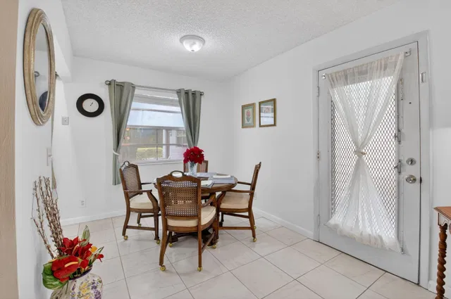 Residence photo 4