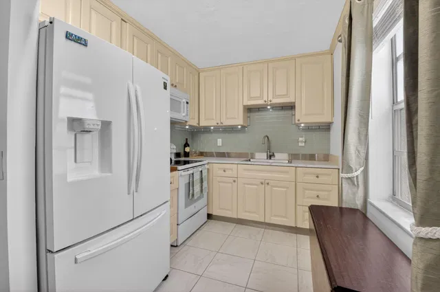 Residence photo 8