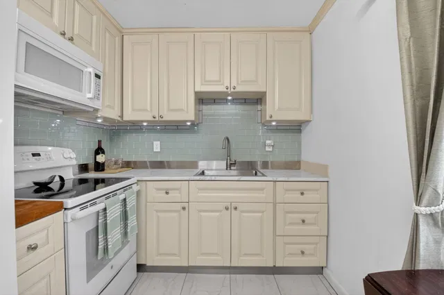 Residence photo 9
