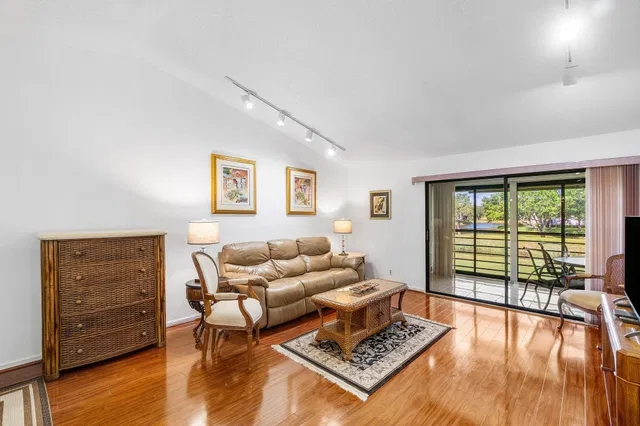 Unit 203 photo 6