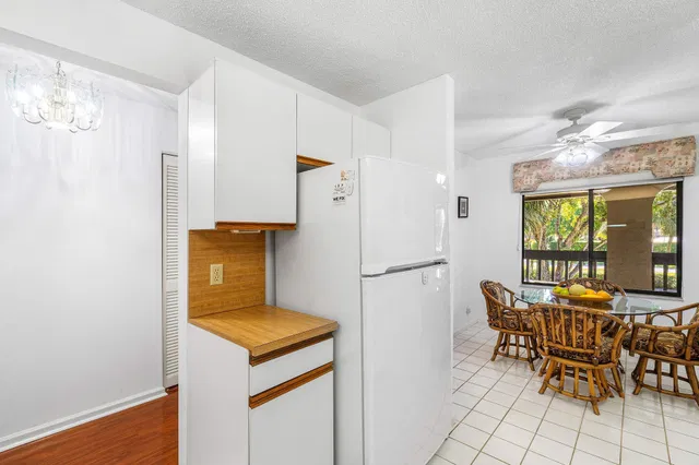 Unit 203 photo 13