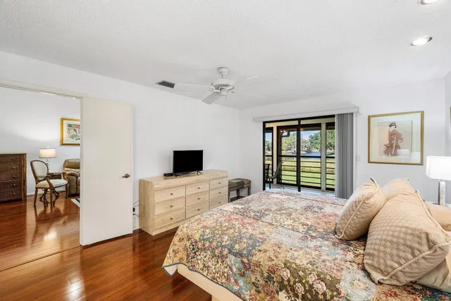 Unit 203 photo 16