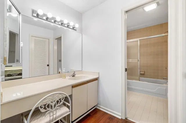 Unit 203 photo 18