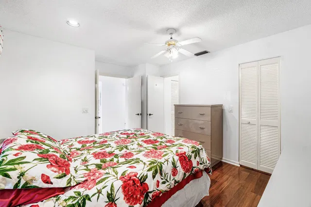 Unit 203 photo 22