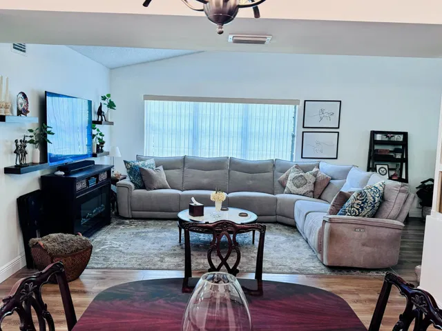 Residence photo 26
